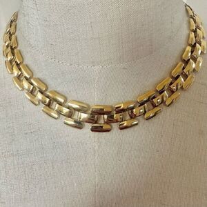 Gold tone link necklace